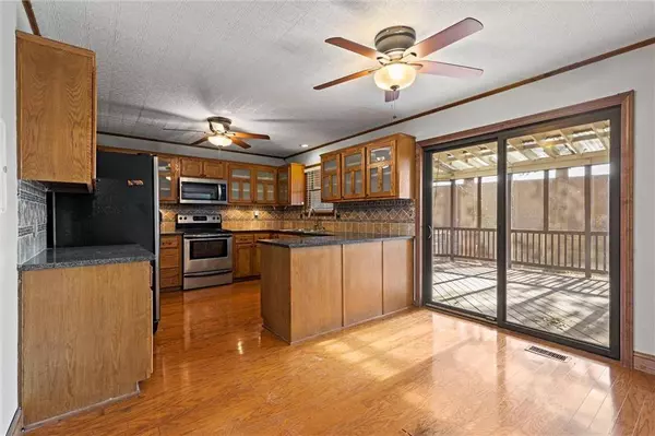 11209 W 106TH ST, Overland Park, KS 66210