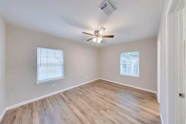 2638 Almeda Plaza DR, Houston, TX 77045