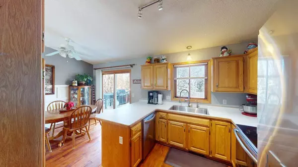 8345 Grace CT, Victoria, MN 55386