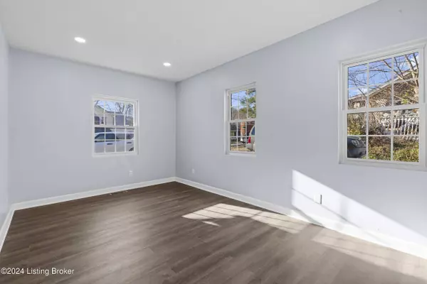 118 Graefenburg Rd, Waddy, KY 40076