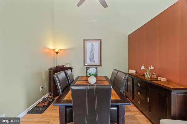 253 COLUMBUS DR, Franklin Park, NJ 08823