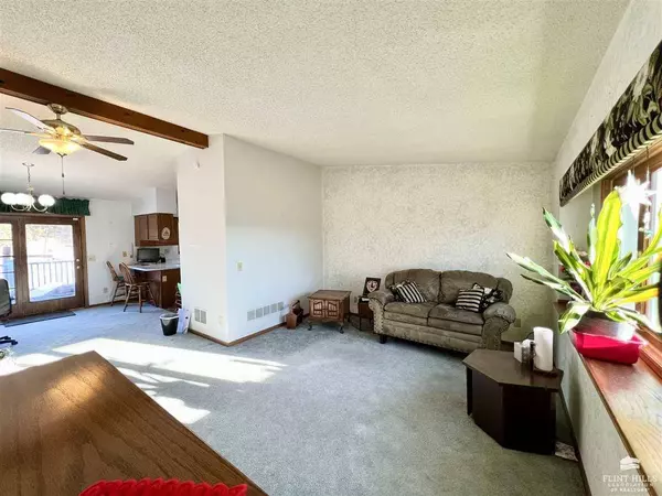 402 N 10TH ST, Herington, KS 67449