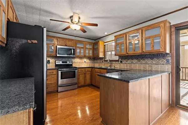 11209 W 106TH ST, Overland Park, KS 66210