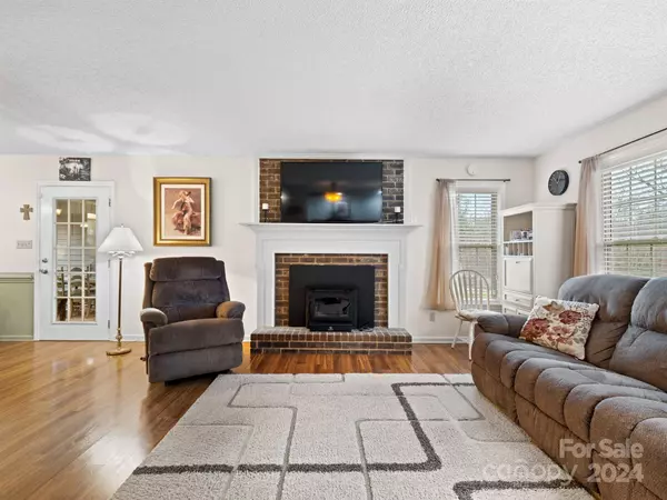 2430 Lazy Oak DR, Lancaster, SC 29720