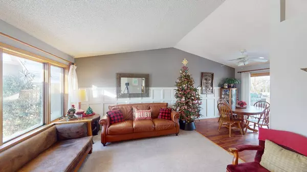 8345 Grace CT, Victoria, MN 55386