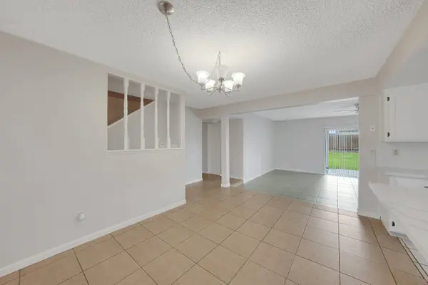 2297 N Polk Street, Tulare, CA 93274