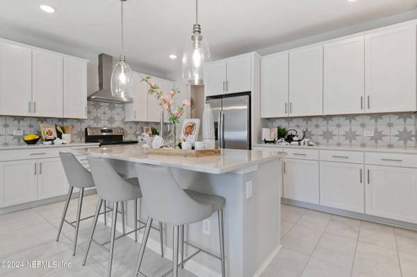 6043 CROSSROADS STATION DR, Jacksonville, FL 32205