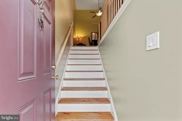 253 COLUMBUS DR, Franklin Park, NJ 08823