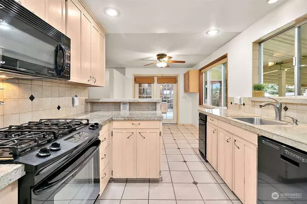 2306 125th AVE E, Edgewood, WA 98372