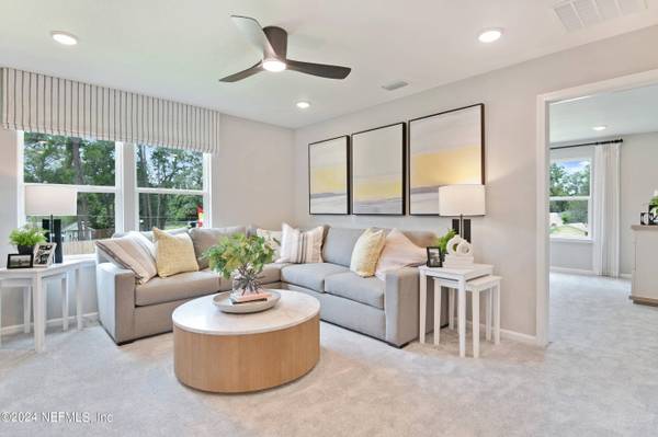 6040 CROSSROADS STATION DR, Jacksonville, FL 32205