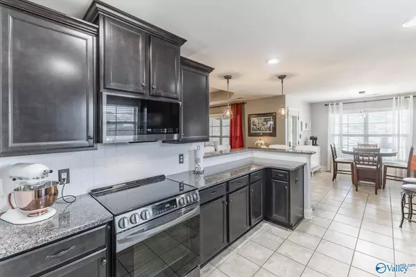 48 Pecan Circle, Decatur, AL 35603