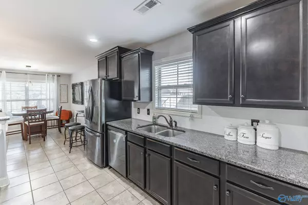 48 Pecan Circle, Decatur, AL 35603