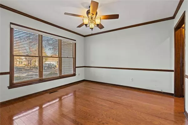 11209 W 106TH ST, Overland Park, KS 66210