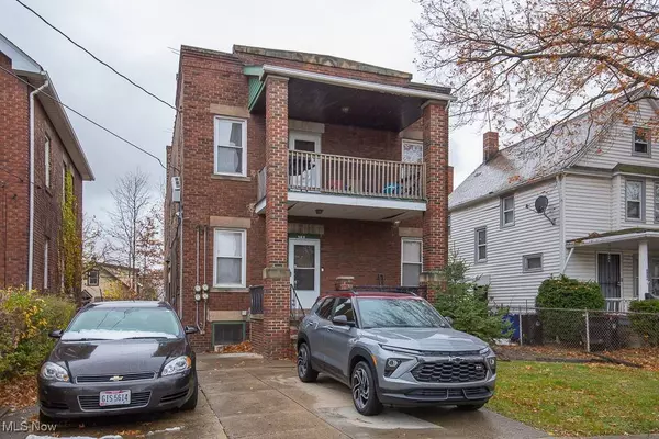 860 Whitcomb RD, Cleveland, OH 44110