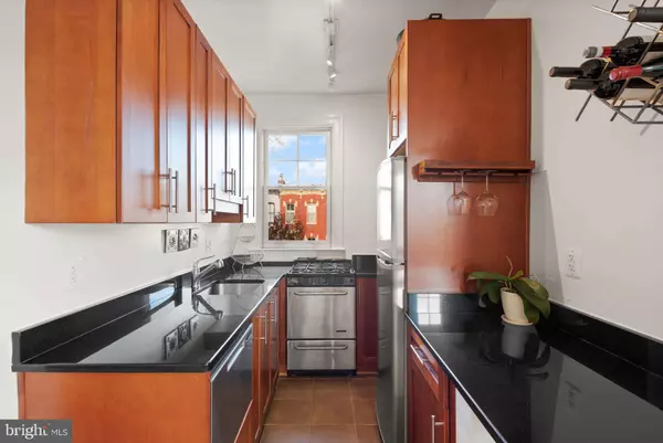 105 6TH ST SE #208, Washington, DC 20003