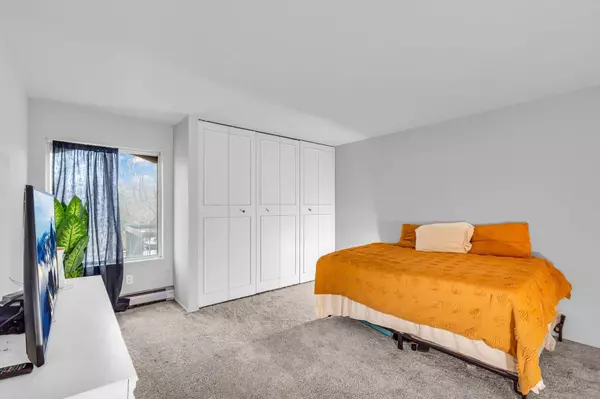 8643 N Servite Dr Unit 218, Milwaukee, WI 53223