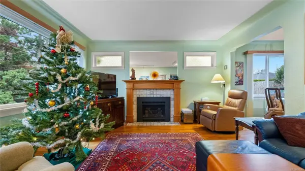 3110 Balfour Ave, Victoria, BC V9A 1S1