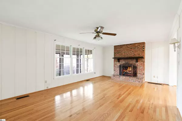 325 Wall Street, Campobello, SC 29322-8598