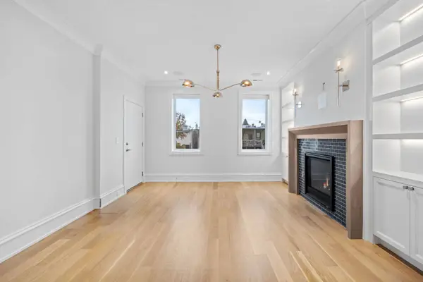 912 W Roscoe Street #PH, Chicago, IL 60657