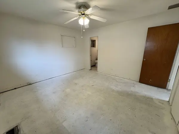 1272 Burnham AVE, Calumet City, IL 60409