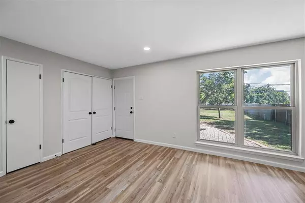 1006 Fort Worth Street, Mansfield, TX 76063