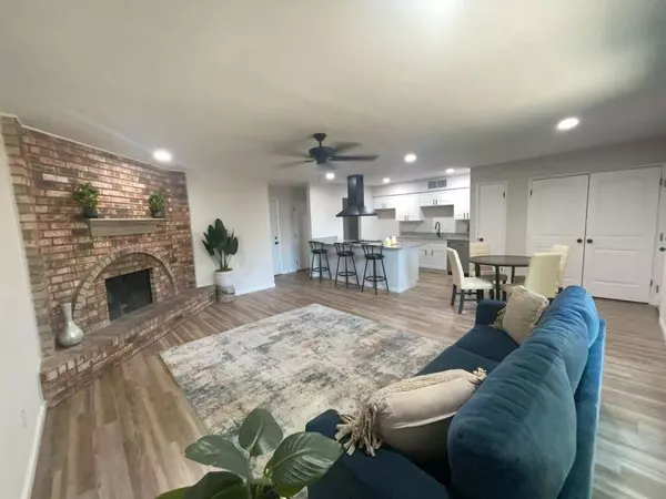 1006 Fort Worth Street, Mansfield, TX 76063