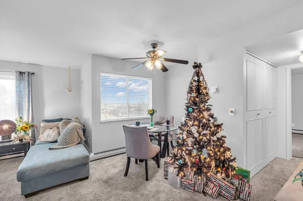 8643 N Servite Dr Unit 218, Milwaukee, WI 53223