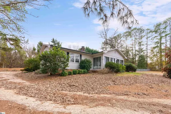 325 Wall Street, Campobello, SC 29322-8598