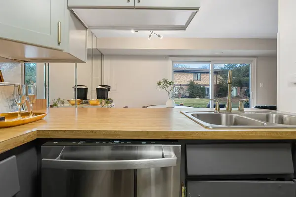 14 COUR MONNET, Palos Hills, IL 60465