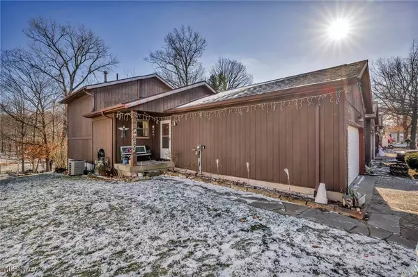 596 Oakwood DR ##1, Lodi, OH 44254