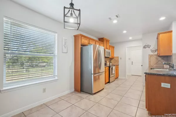 149 COUNTY ROAD 5720, Castroville, TX 78009-2106