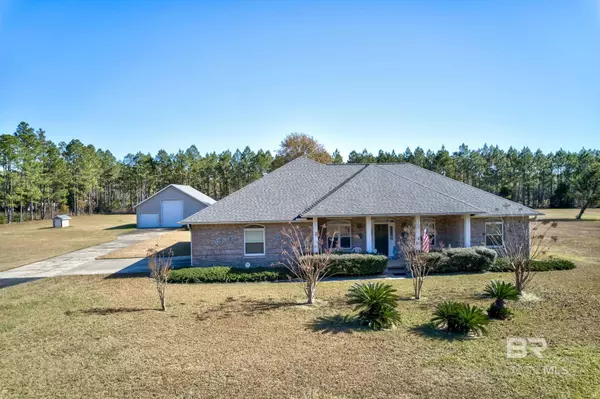 24130 Cowling Road, Robertsdale, AL 36567