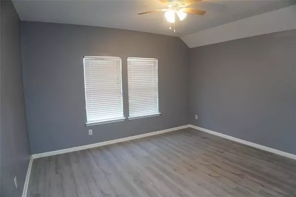 4007 Rasberry CT, Dickinson, TX 77539