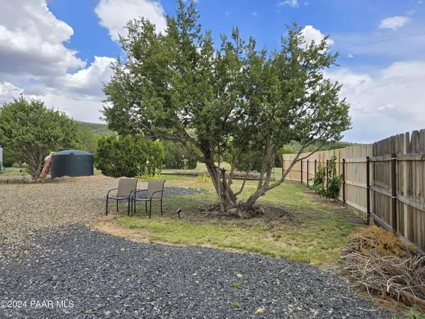 33760 W Cowboy Clint WAY, Seligman, AZ 86337