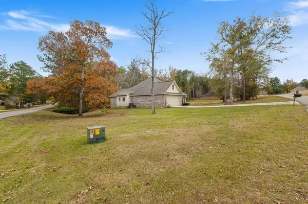 202 Whistlers WAY, Hattiesburg, MS 39402