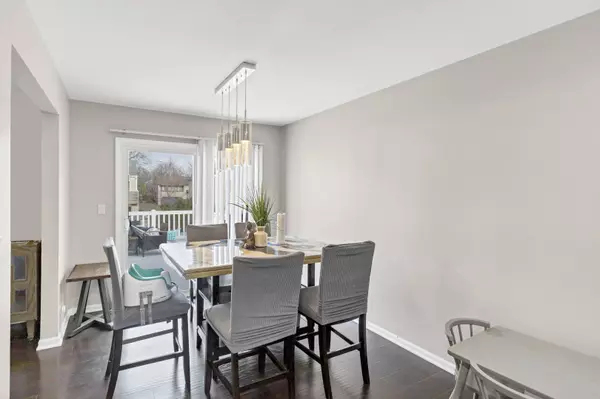 247 Meade CT, Bartlett, IL 60103