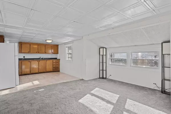 194 Lafayette Rd #2E, Salisbury, MA 01952