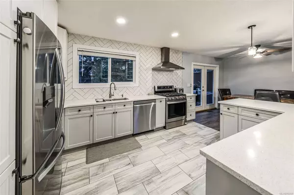 1636 Caspers Way, Nanaimo, BC V9S 1K1