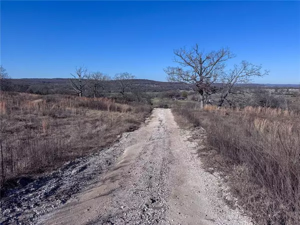 12786 Centerpoint Church Rd, Prairie Grove, AR 72753