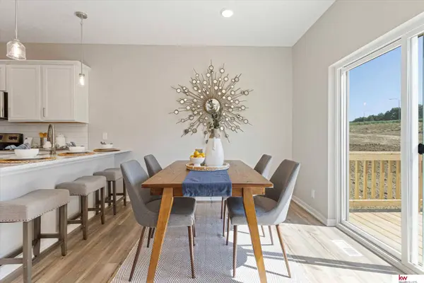 7915 N 94 Street, Omaha, NE 68122