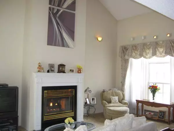 2 Hawthorne Pl, East Orange City, NJ 07018