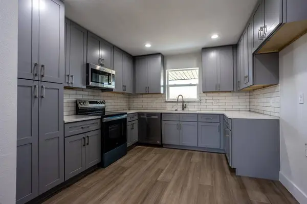 201 S Parks Drive, Desoto, TX 75115