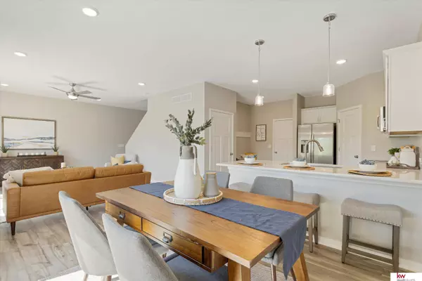 7915 N 94 Street, Omaha, NE 68122