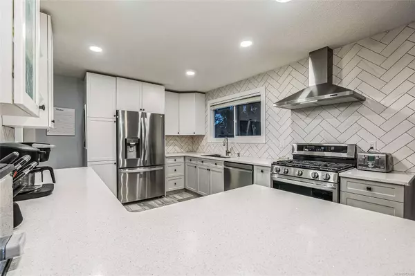 1636 Caspers Way, Nanaimo, BC V9S 1K1