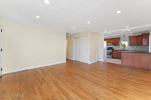 172 Liberty Avenue, Manahawkin, NJ 08050