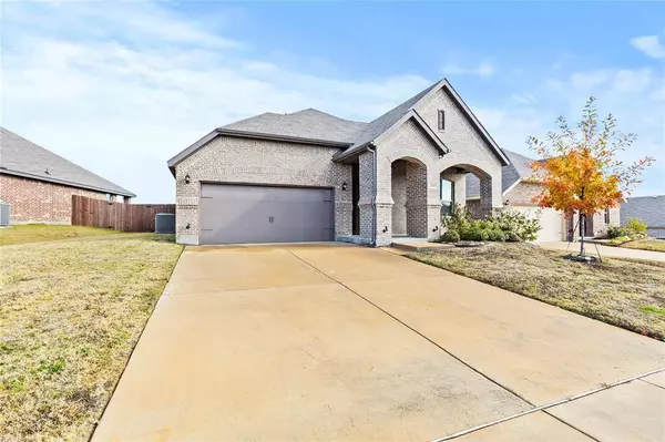 2410 Trickling Creek Drive, Garland, TX 75041