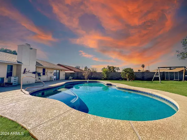 6604 W ALTADENA Avenue, Glendale, AZ 85304