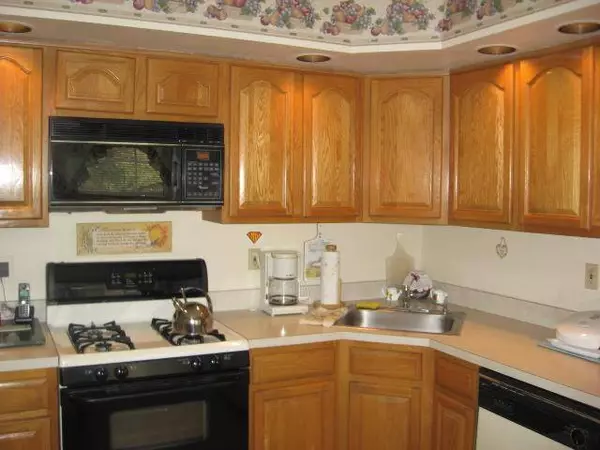 2 Hawthorne Pl, East Orange City, NJ 07018