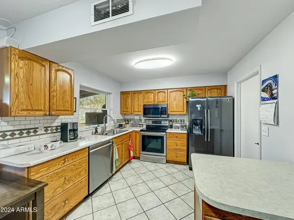 6604 W ALTADENA Avenue, Glendale, AZ 85304