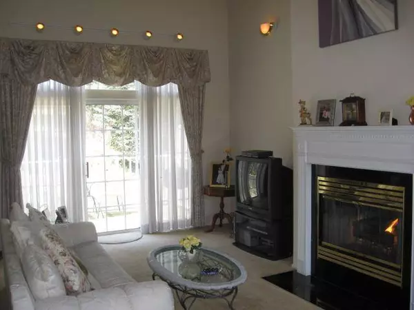 2 Hawthorne Pl, East Orange City, NJ 07018